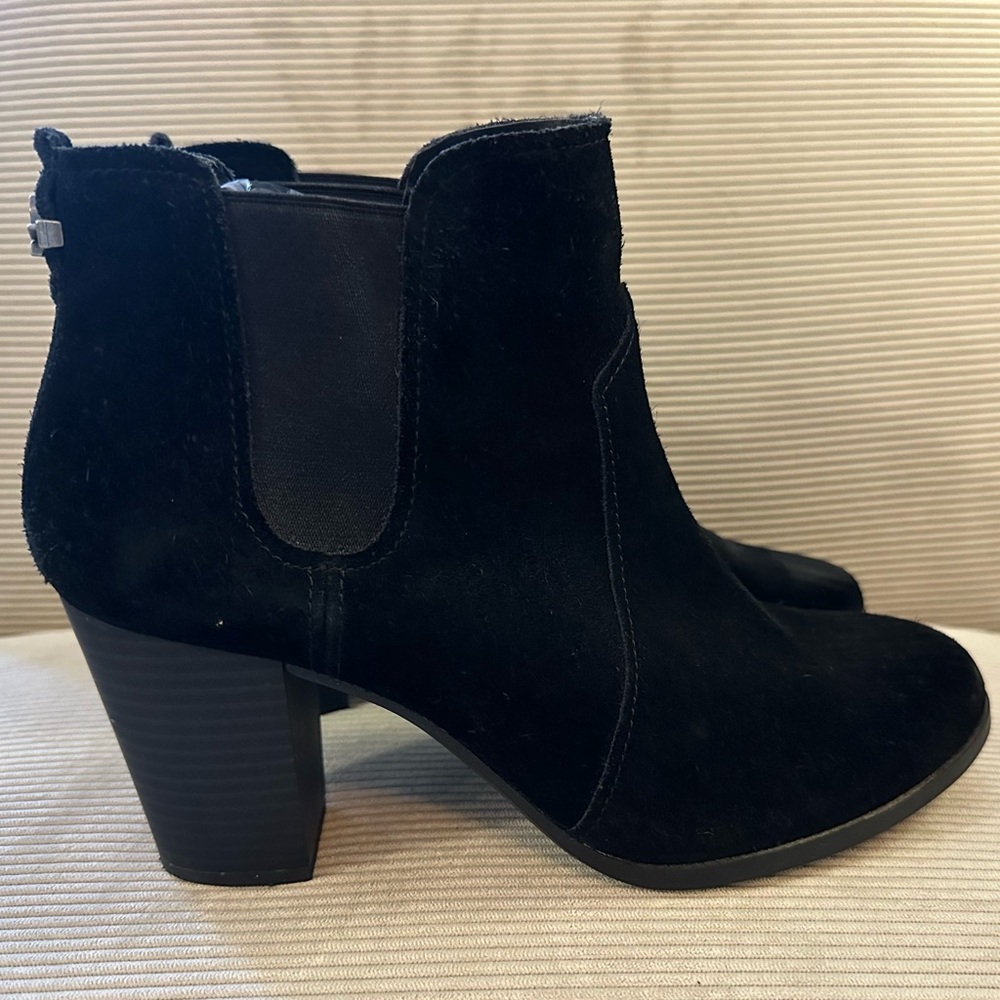 Women’s Koolaburra by UGG Dezi Short Boots - size 10 - Picture 2 of 8